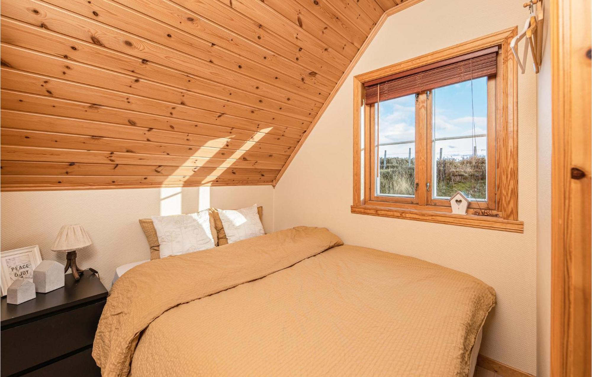 Awesome Home In Kvamsoy With Jacuzzi Sandvik  Bagian luar foto