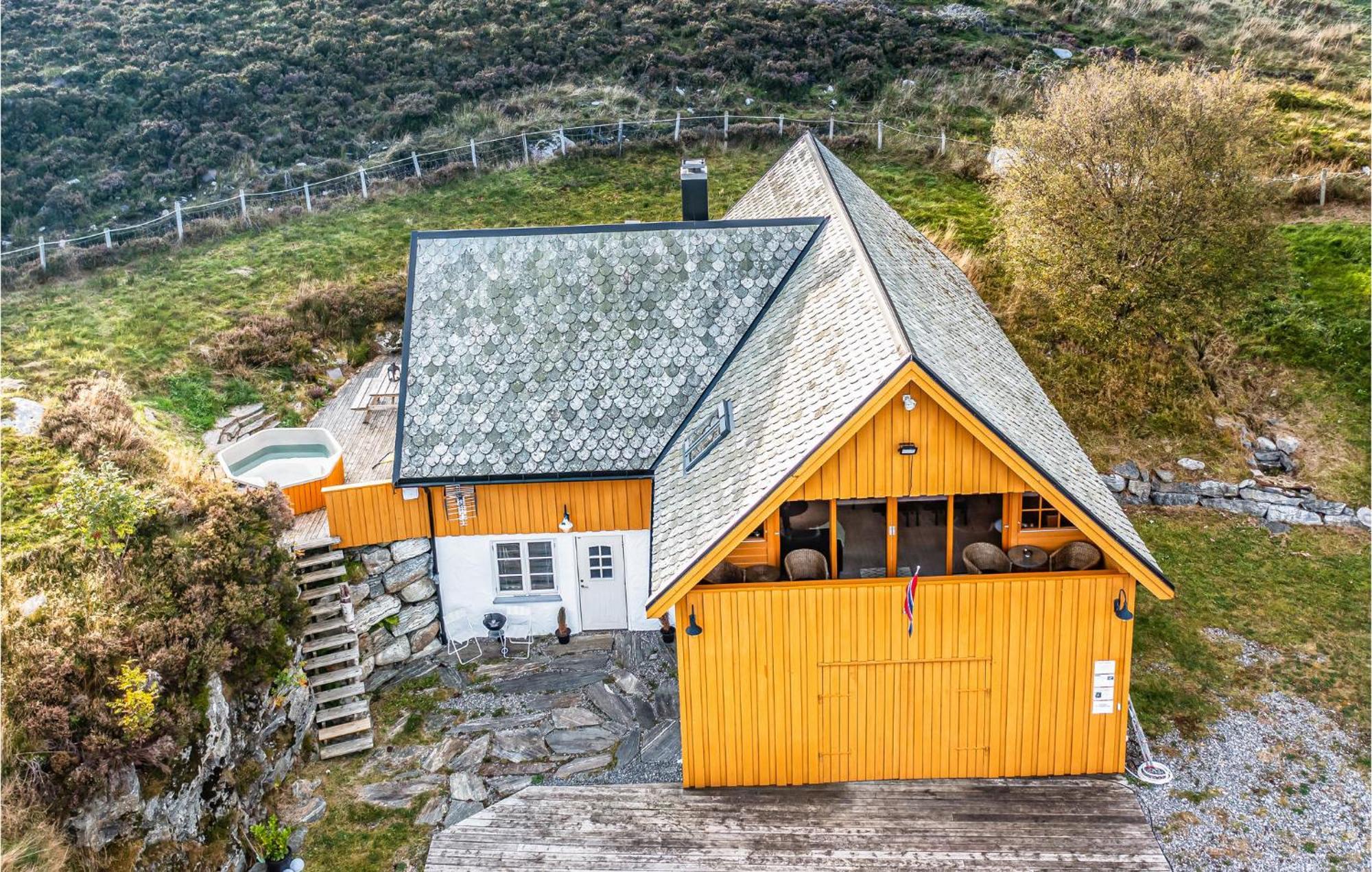 Awesome Home In Kvamsoy With Jacuzzi Sandvik  Bagian luar foto