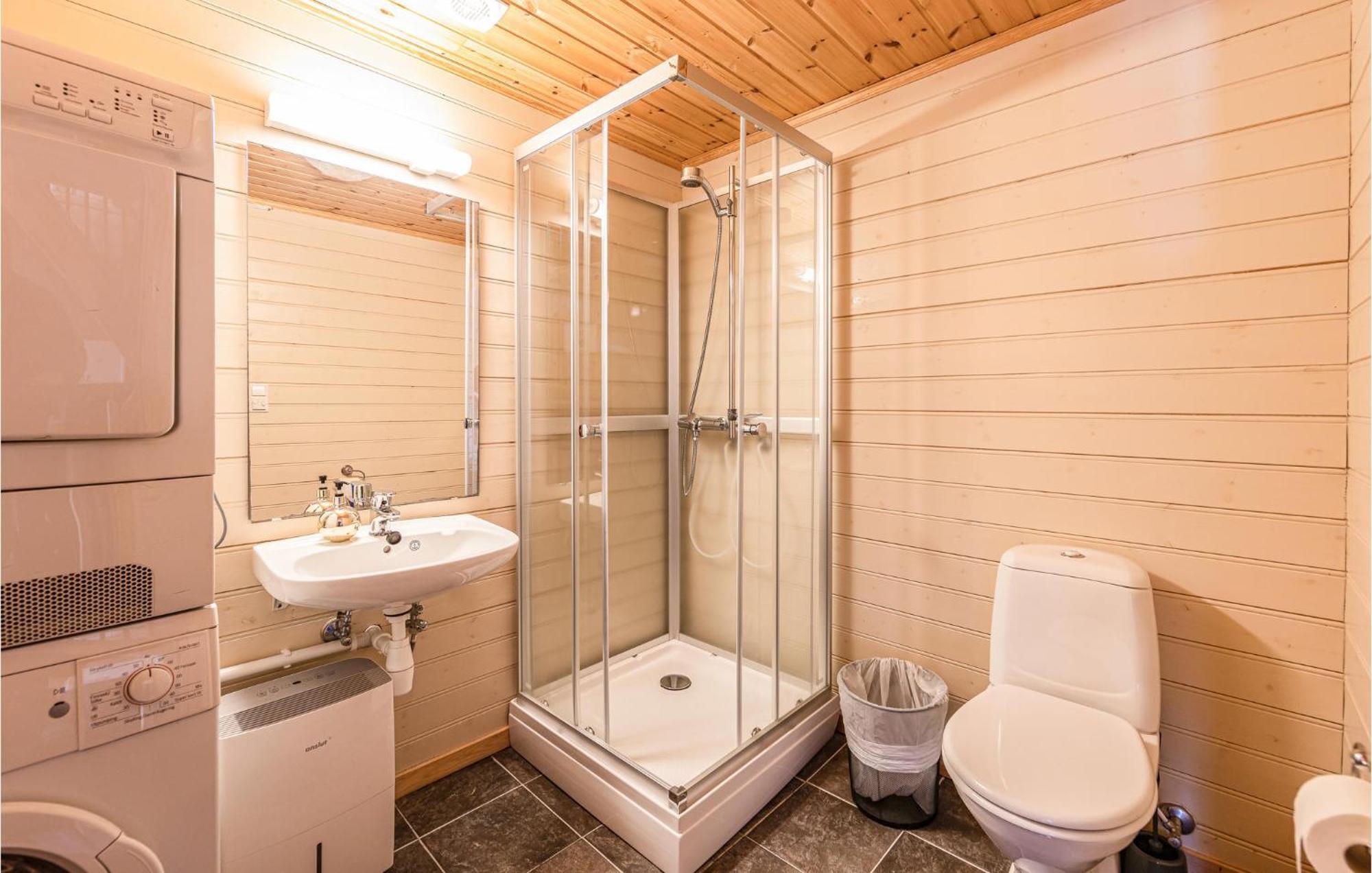 Awesome Home In Kvamsoy With Jacuzzi Sandvik  Bagian luar foto